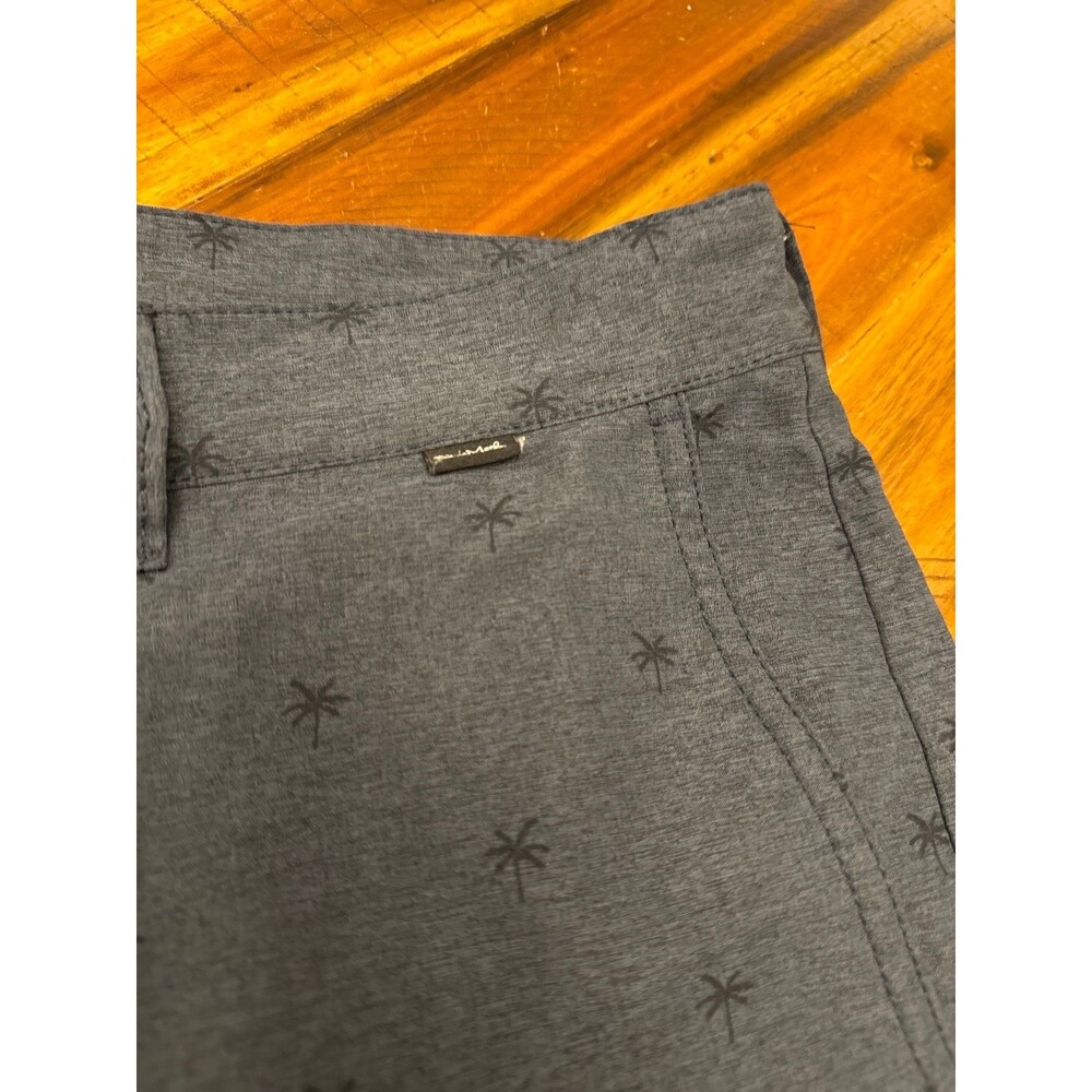 Travis Mathew Golf Shorts Mens 33 11” Navy Palm Tree Pattern Stretch Casual